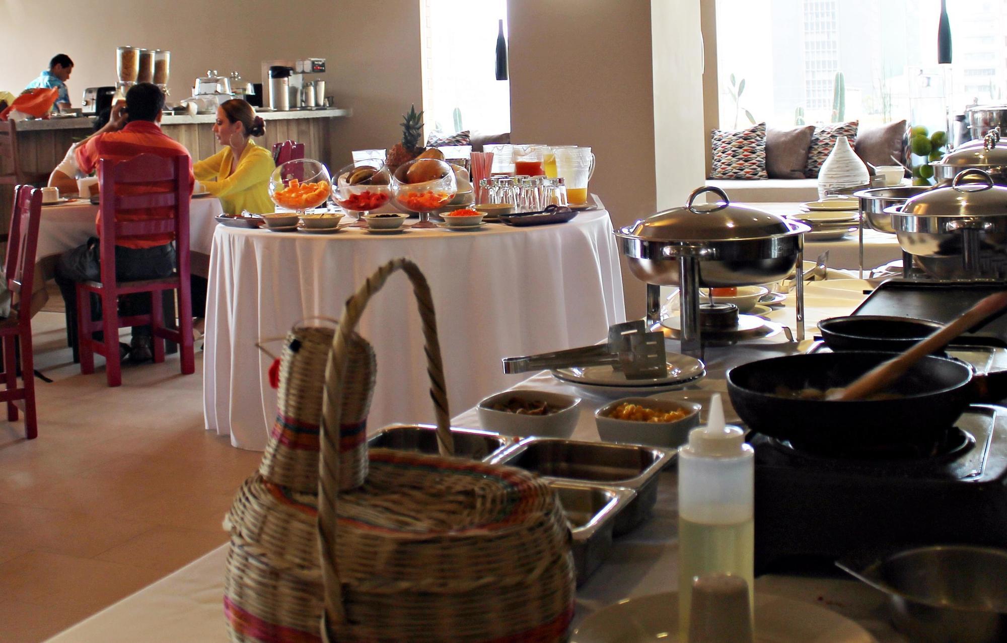 בוקארמנגה Hotel Ciudad Bonita מראה חיצוני תמונה